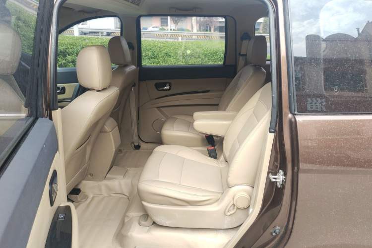 Used Wuling Hongguang 2014 1.5L S Comfort Model
