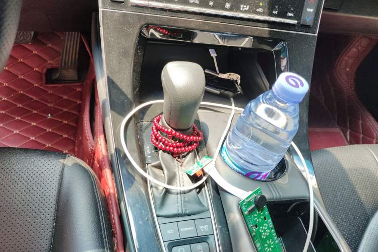 Used Toyota Avalon 2019 2.5L Ambition Version China V Standard Gear Lever