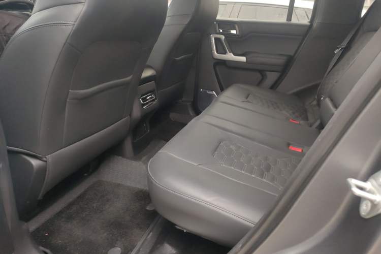 Used 212 T01 2024 2.0T Mechanic
