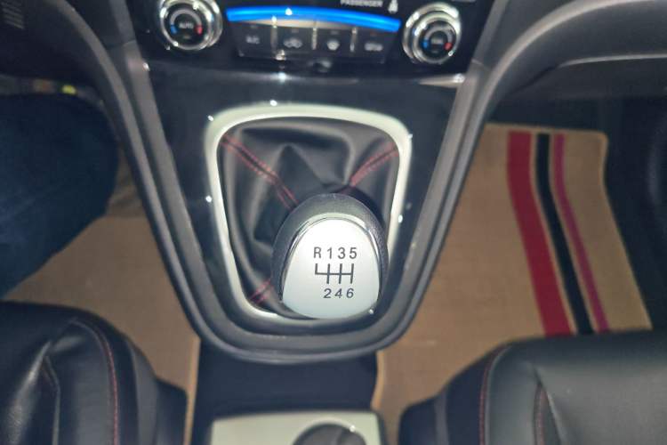 Used Haval H6 2013 Upgraded Model 1.5T Manual Two-Wheel Drive Elite Version