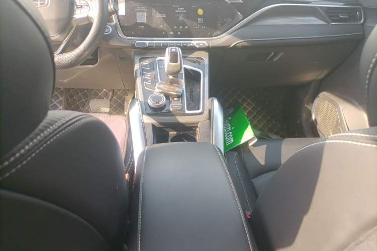 Used Geely Auto Emgrand X7 Sport 2021 Million Edition 1.8TD DCT Two-Wheel Drive Luxury Model
