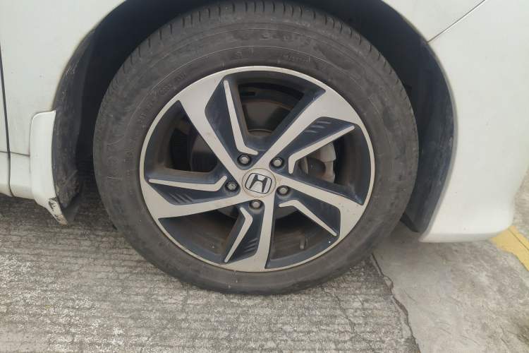 Used Honda Odyssey 2017 2.4L Smart Edition Right Front Wheel Hub