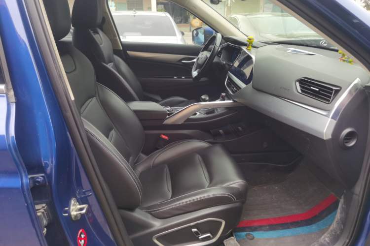 Used Geely Auto Monjaro New Energy 2019 400T YAOXINGZHE Pure Electric Range 80 KM Right Front Seat