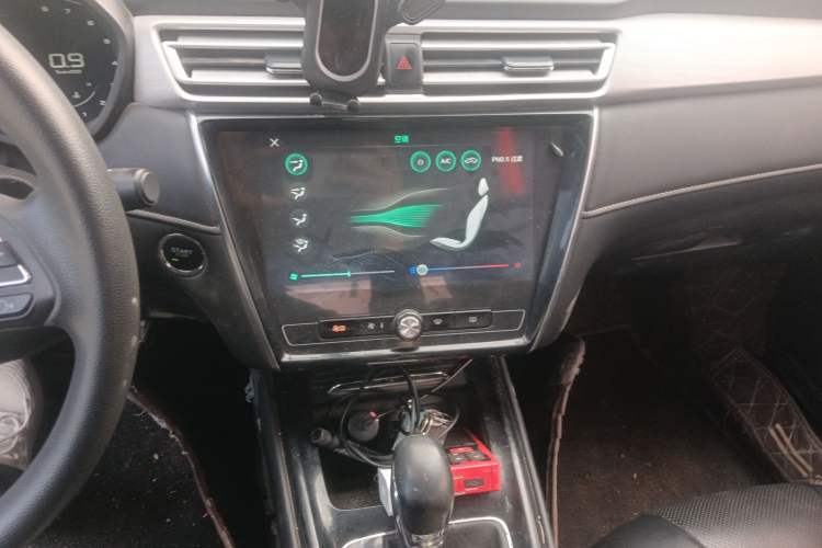 Used Roewe i5 2020 1.5L Automatic 4G Connect Luxury Flagship Edition
