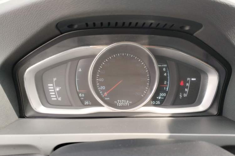 Used Volvo S60 2015 S60L T5 Intelligent Drive Edition Instrument Cluster