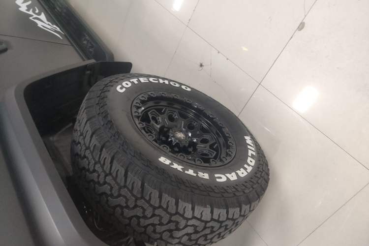 Used 212 T01 2024 2.0T Explorer
