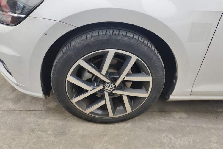 Used Volkswagen Golf 2020 Zhiai Edition 280TSI DSG Comfort Model Left Front Wheel Hub