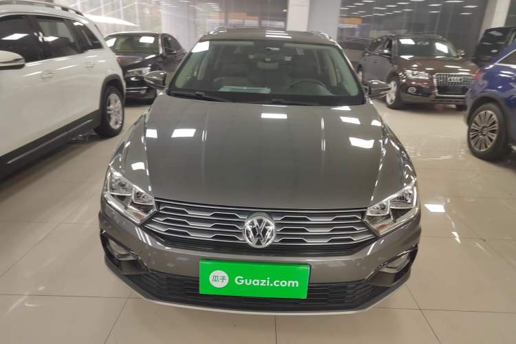 Used Volkswagen C-TREK 2017 230TSI DSG Comfort Version
