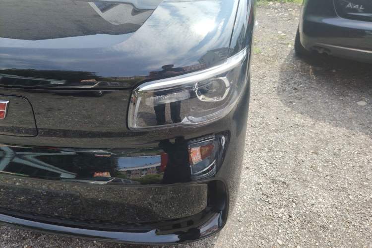 Used Wuling Zhiguang New Energy 2025 Model 305km Ambitious Edition Left Front Headlight