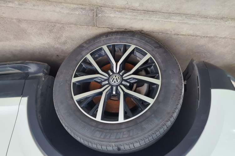 Used Volkswagen Tiguan L 2017 330TSI Automatic Two-Wheel Drive Luxury Edition
