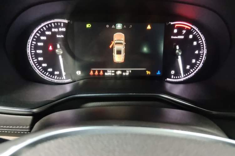 Used Roewe RX8 2018 30T Smart Connectivity Two-Wheel Drive Flagship Edition