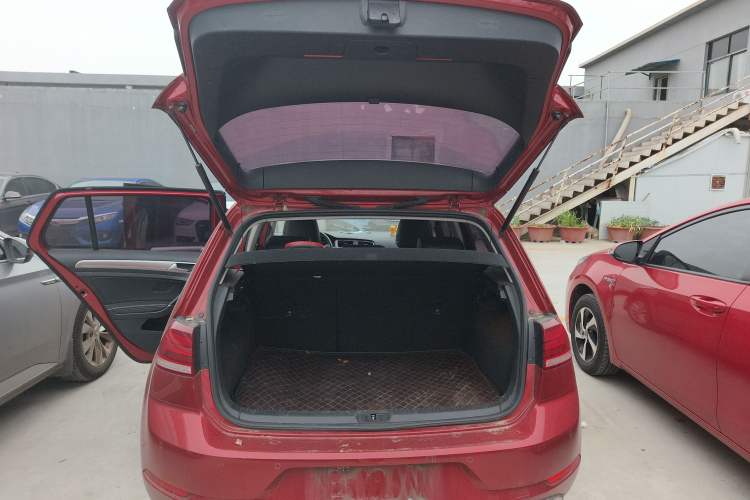 Used Volkswagen Golf 2018 230TSI Automatic Comfort Model
