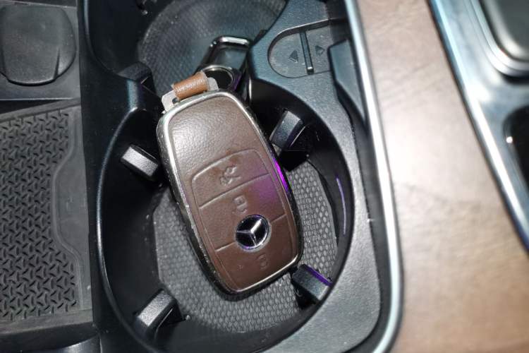 Used Mercedes-Benz E-Class 2023 Updated E 300 L Fashion Edition Vehicle Key