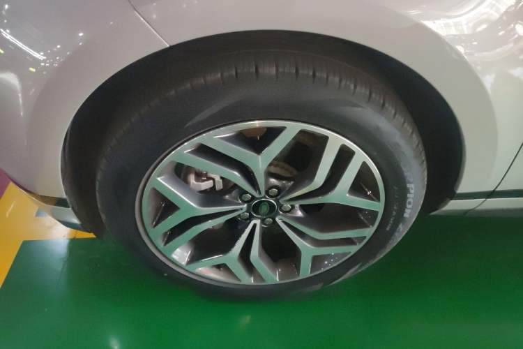 Used Land Rover Range Rover Evoque 2023 Aurora L 249 PS Luxury Edition
