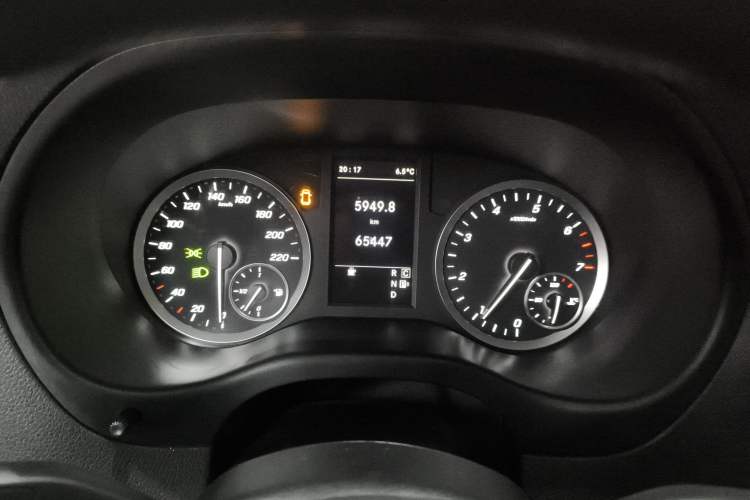 Used Mercedes-Benz Vito 2021 2.0T Elite Version 7 Seats
