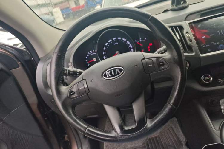 Used Kia Sportage R 2012 2.0L Automatic Two-Wheel Drive GLS Steering Wheel