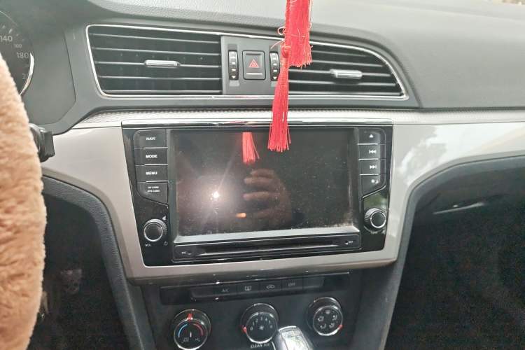 Used Volkswagen Lamando 2015 230TSI DSG Fashion Edition