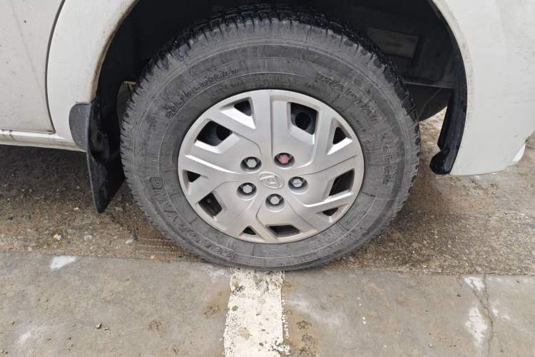 Used SAIC MAXUS Xintu V80 2025 PRO Aoyuntong 2.0T Manual Short Wheelbase Mid-Height 5/6-Seater
