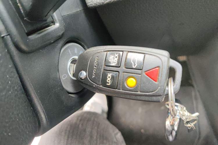 Used Volvo XC Classic 2014 T5 Luxury Edition Vehicle Key