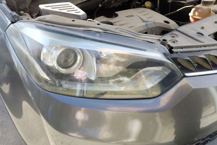 Used MG GS 2015 1.5TGI TST Elite Edition Right Front Headlight