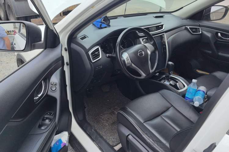 Used Nissan X-Trail 2015 2.0L CVT Comfort MAX Edition 2WD Driver Seat