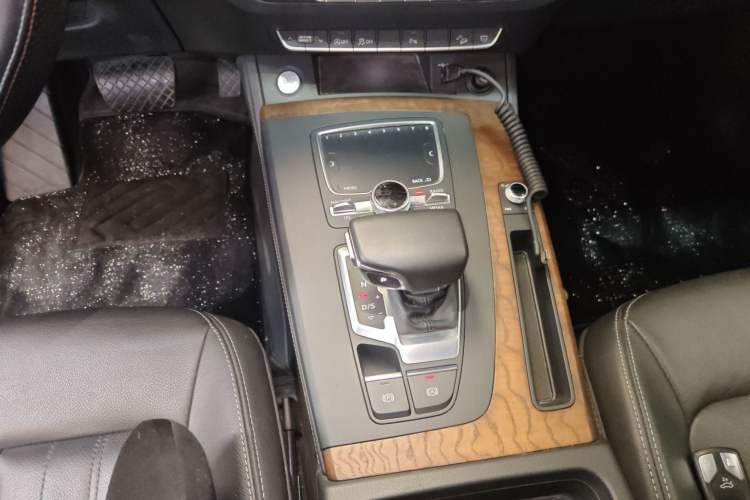 Used Audi Q5L 2020 Updated 40 TFSI Prestige Fashion Edition
