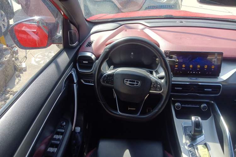 Used Geely Auto Coolray 2019 Sport Model 260T DCT Battle China V Standard Steering Wheel