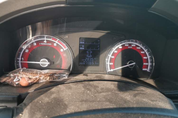 Used Isuzu D-MAX 2018 2.5T Two-Wheel-Drive Base Version JE4D25Q5A