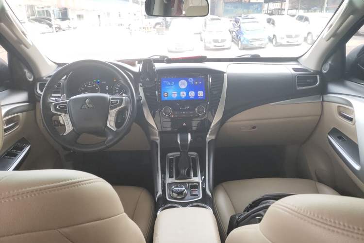 Used Mitsubishi Pajero 2018 V93 3.0L 5-Door GLS Genuine Leather Version – Middle East
