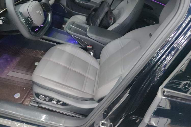 Used Hongqi EH7 2024 690 Pro Glory Edition Left Front Seat