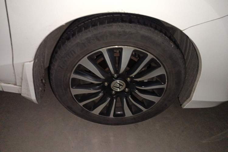 Used Honda Crider 2015 1.8L automatic luxury edition
