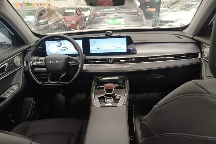 Used Chery Tiggo 8 PRO 2025 290T Two-Wheel-Drive Luxury Edition