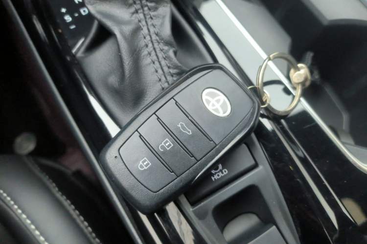 Used Toyota Camry 2025 Dual-Motor 2.0 HXS Glory Edition
