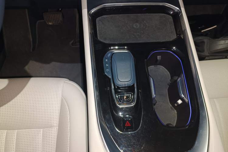 Used Zeekr 009 2022 WE Edition Gear Lever