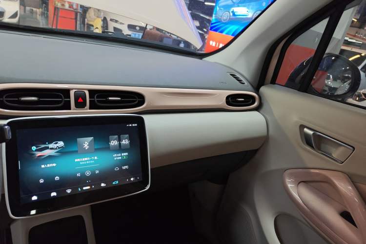 Used Leapmotor T03 2023 310 Lite Edition Audio And AC Panel