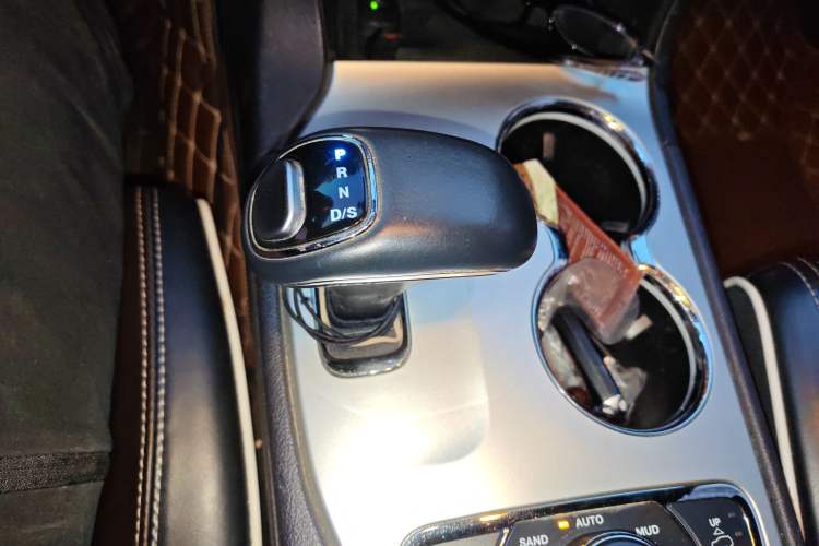 Used Jeep Grand Cherokee 2015 3.6L Luxury Navigation Edition