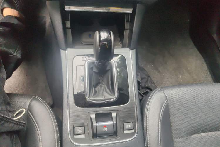 Used Subaru Outback 2016 2.5i Luxury Navigation Edition Gear Lever