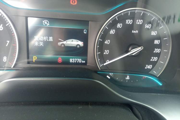 Used Buick GT 2017 15N Automatic Elite Version Odometer Close Up