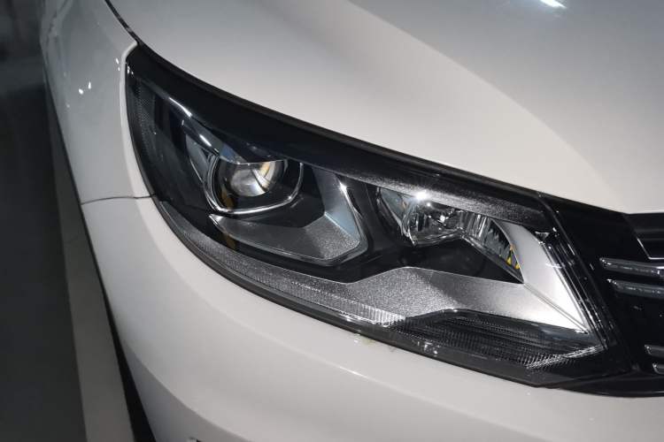 Used Volkswagen Tiguan 2015 1.8TSI Automatic Two-Wheel Drive Luxury Model
