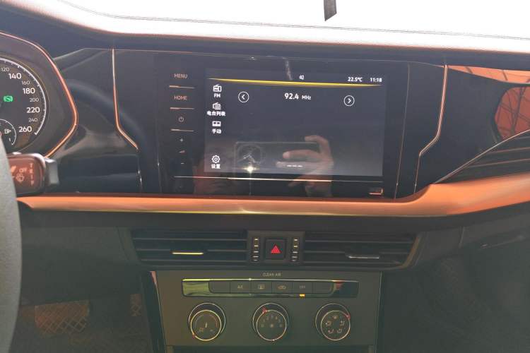 Used Volkswagen Passat 2020 280TSI Business Edition China VI Standard Audio And AC Panel