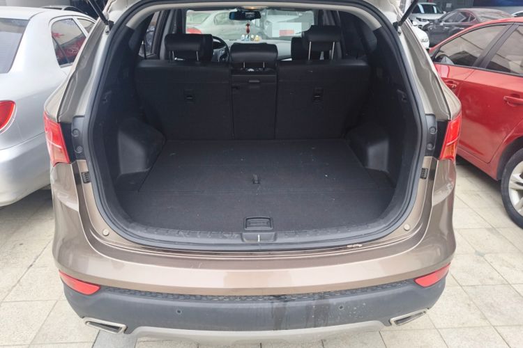 Used Hyundai Santa Fe 2015 2.0T Automatic Two-Wheel Drive Smart Version 5 Seats