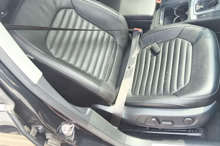 Used Volkswagen Magotan 2016 1.8TSI Smart Enjoyment Leading Model Right Front Seat