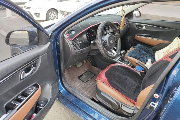 Used Kia KX Cross 2017 1.4L AT GLS
