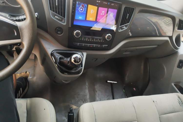 Used Foton Toano 2020 2.5T Manual Tongtu Extended-Wheelbase Mid-Roof 6/7-Seater 4J25TC3