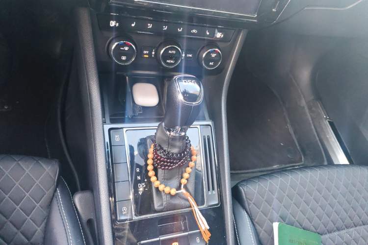 Used Skoda Superb 2018 TSI330 DSG Comfort Edition China V Standard Gear Lever