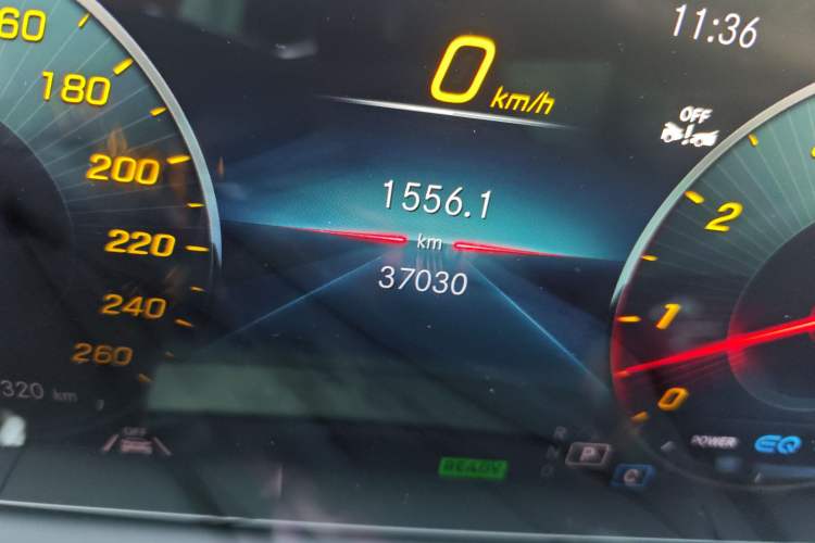 Used Mercedes-Benz GLS 2023 GLS 450 4MATIC Luxury Model Odometer Close Up