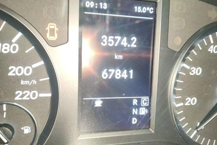 Used Mercedes-Benz Vito 2018 2.0T Elite Version 7 Seats China VI Emission Standard
