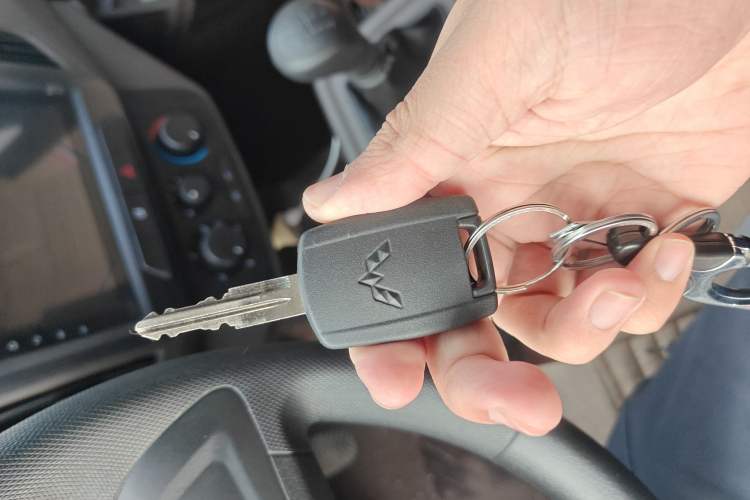 Used Wuling Rongguang New Truck 2023 1.5L Double-Cab Extended-Size Standard Version LAR Vehicle Key