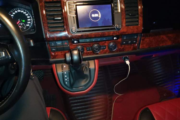 Used Volkswagen Caravelle 2018 2.0 TSI Four-Wheel Drive Comfort Edition 8 Seats
