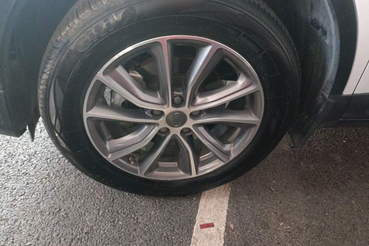 Used Geely Auto Emgrand X7 Sport 2021 Million Edition 1.8TD DCT Two-Wheel Drive Luxury Model
